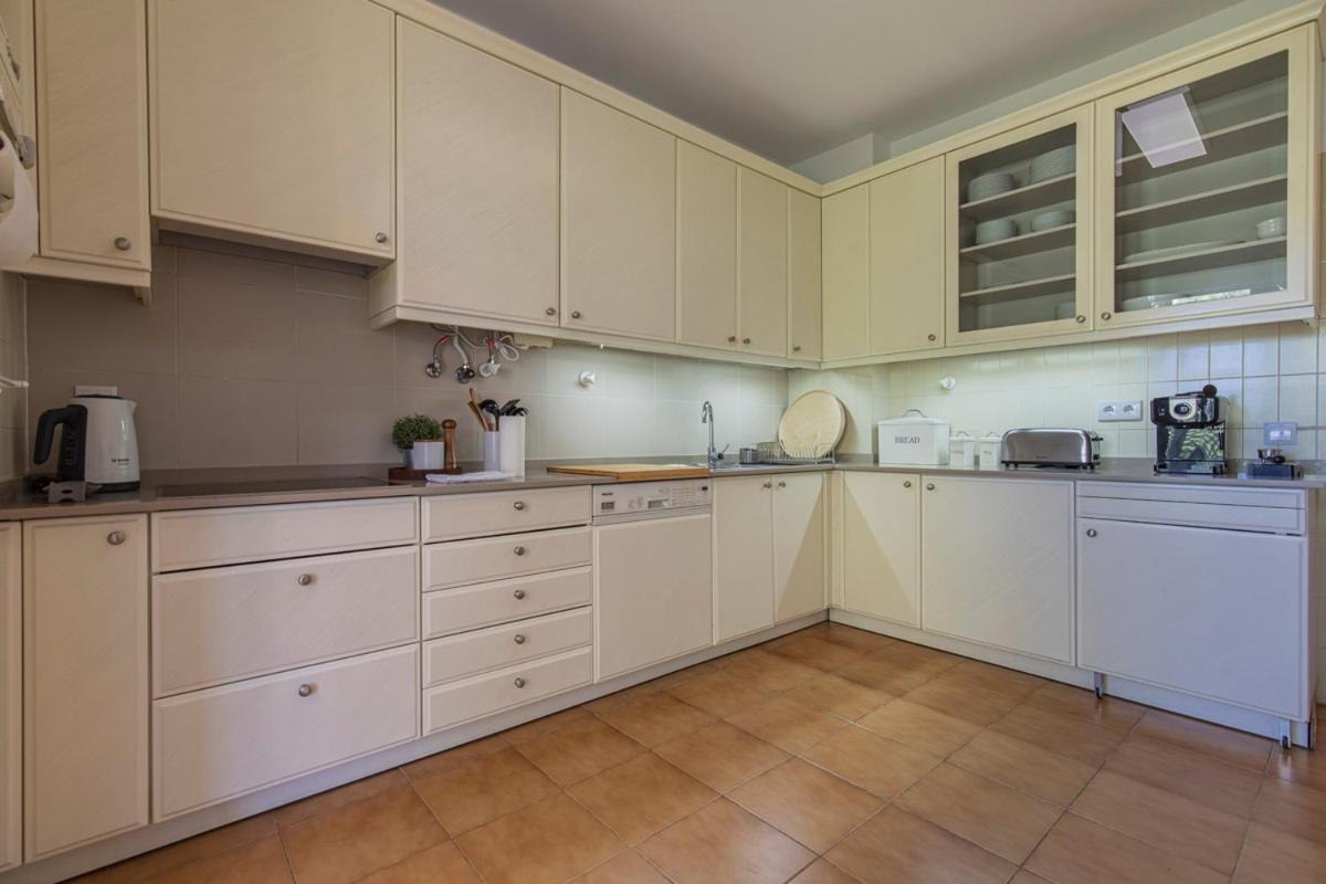 Luxury Colina Park Apartment *